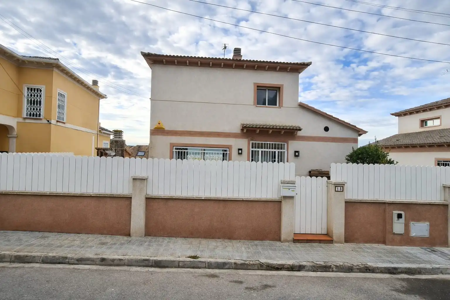 Vista exterior de Casa o chalet en venta en El Vendrell con Calefacción