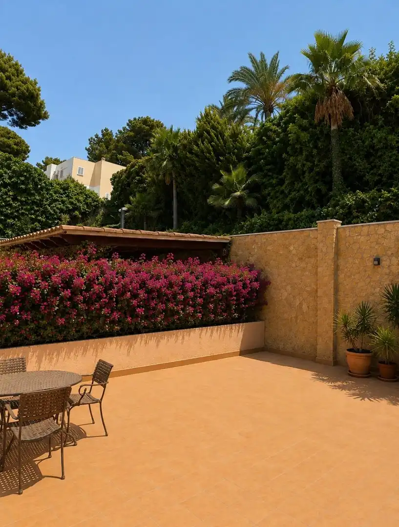 Terrasse von Maisonette zum Verkauf in Calvià mit Klimaanlage, Heizung und Privatgarten