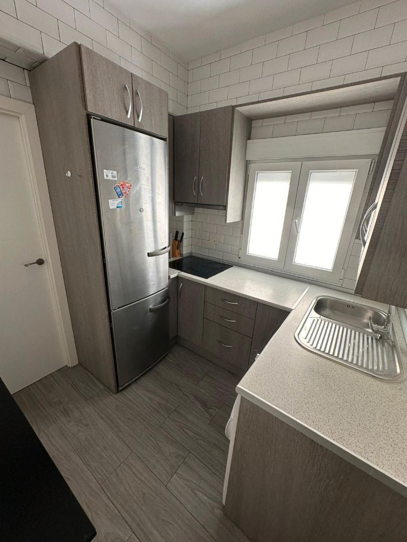 Flat for sale in Calle Tirso de Molina, Oliveros - Altamira