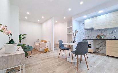 Living room of Flat for sale in  Madrid Capital  with Heating