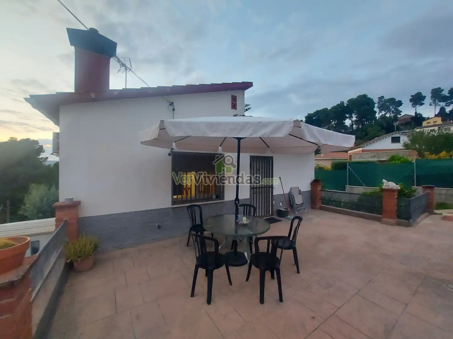 Casa con terraza en venta en Carrer dels Nards 43, imagen 3