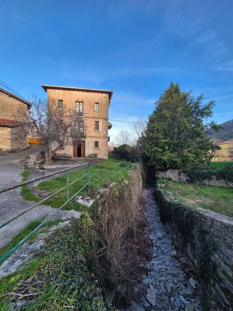 Exterior view of Houses for sale in Valle de Mena  with Private garden, Storage room and Balcony