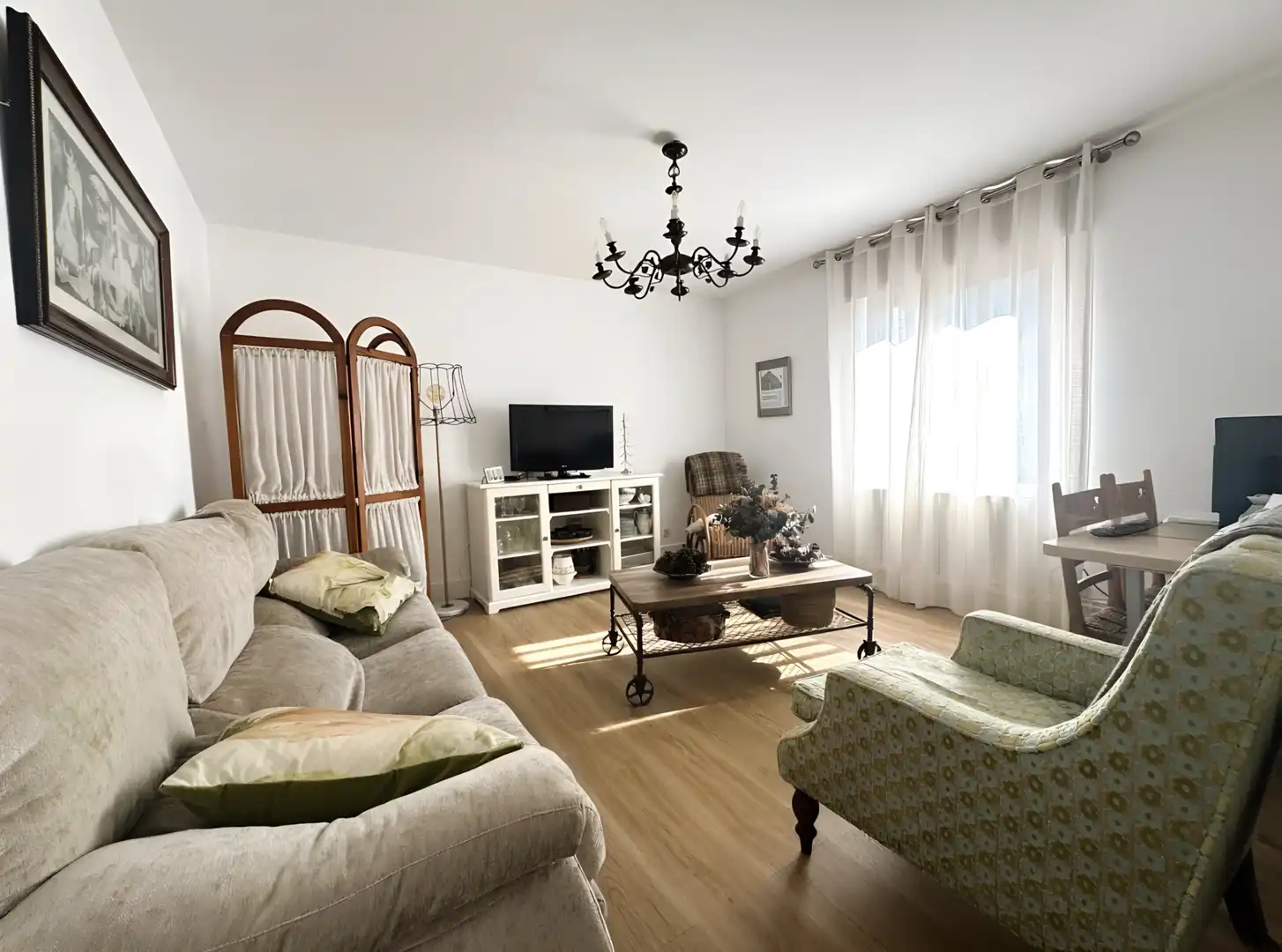 Sala de estar de Piso en venta en Getxo  con Calefacción, Parquet y Amueblado