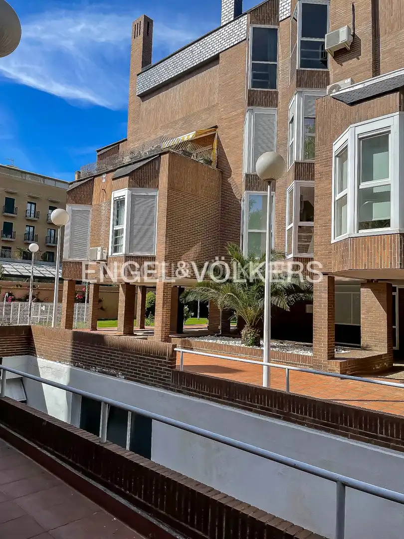 Exterior view of Flat for rent in Madrid  with Air Conditioner, Heating and Private garden