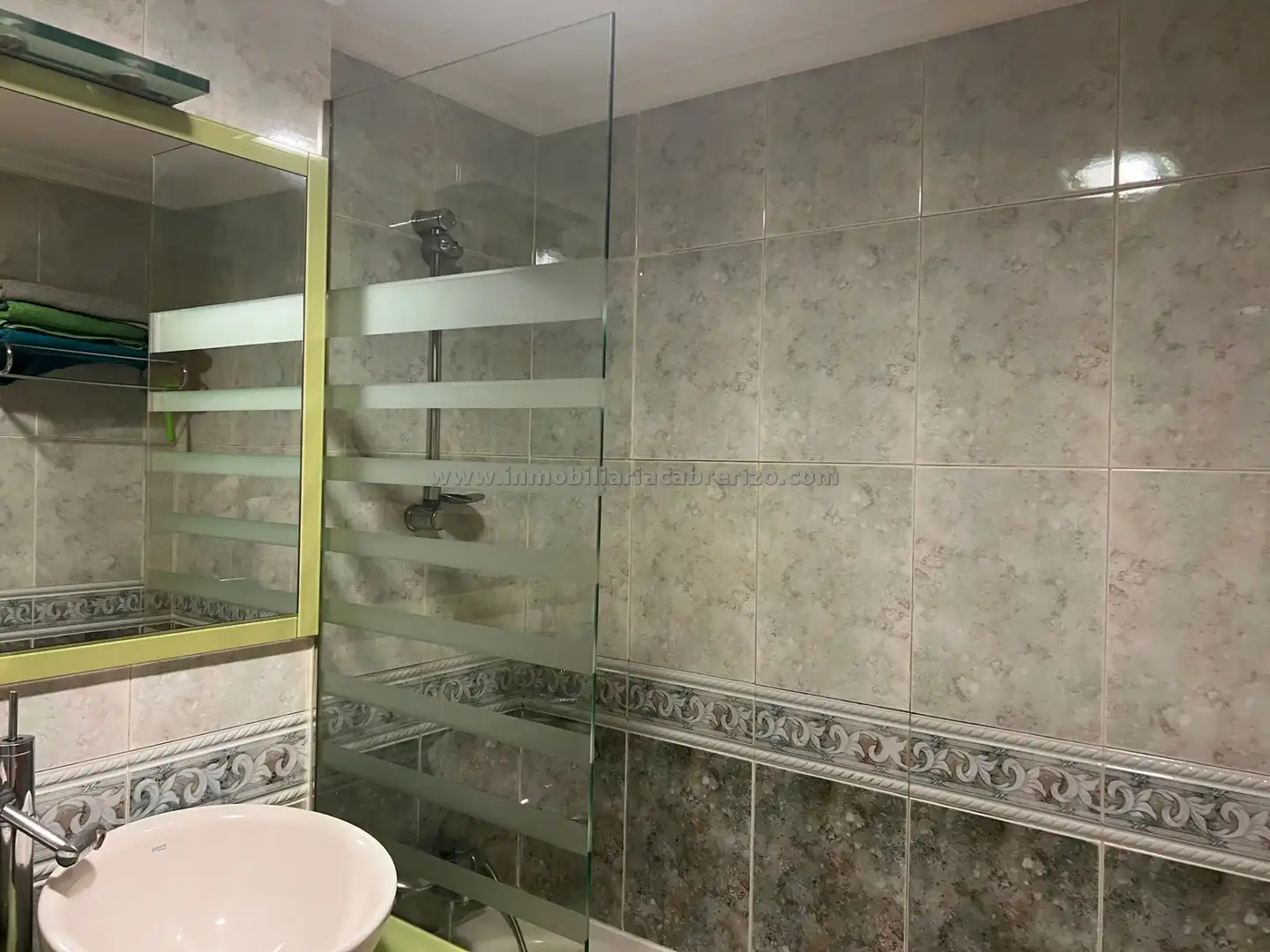 Baño de Piso en venta en  Logroño con Aire acondicionado, Calefacción y Parquet