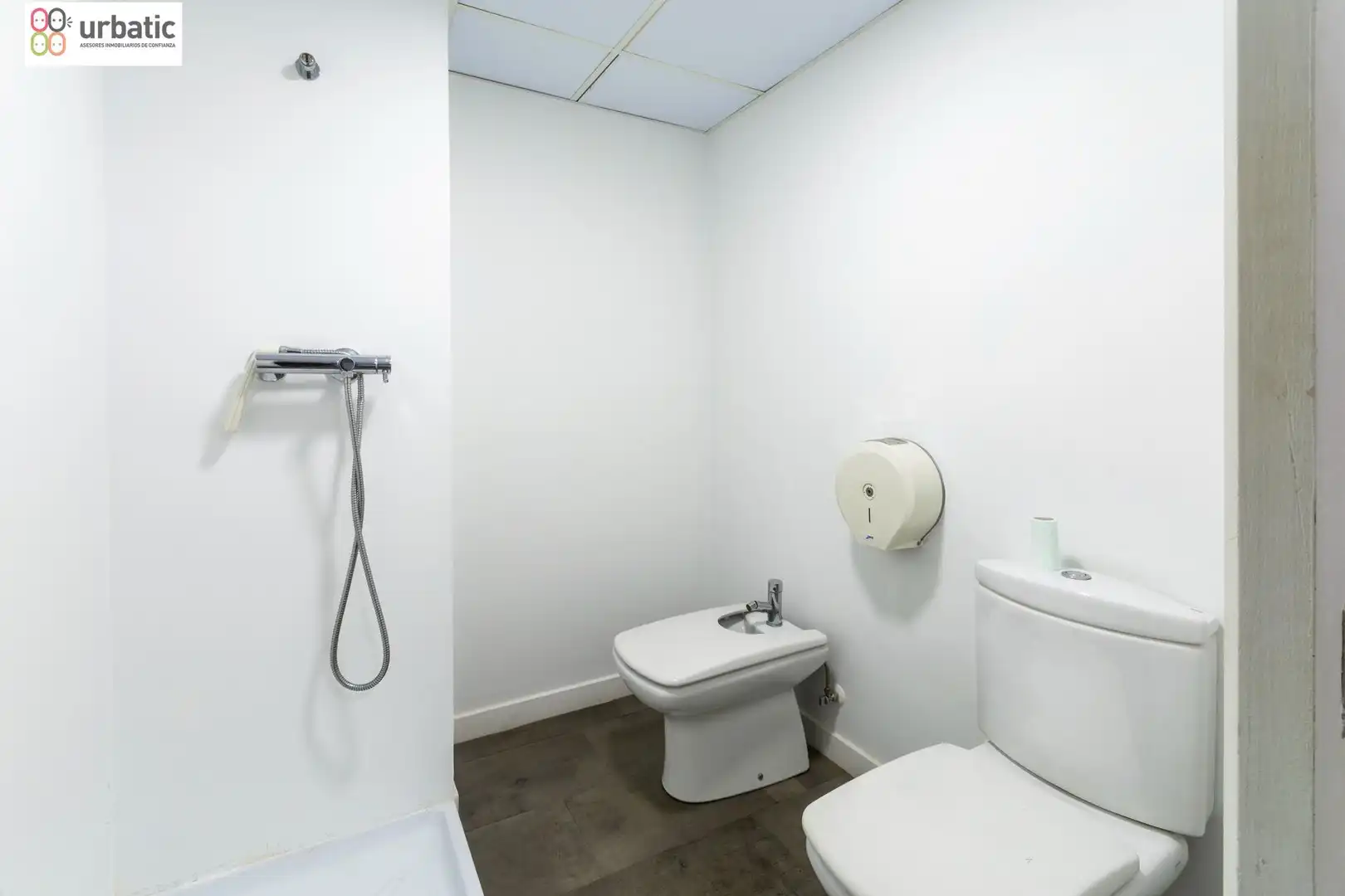 Baño de Oficina de alquiler en Gandia con Aire acondicionado