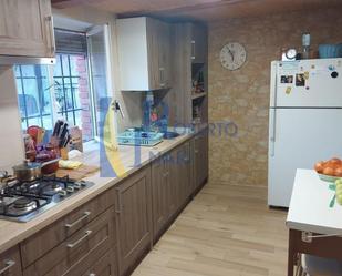 Kitchen of Single-family semi-detached for sale in Cubillas de los Oteros  with Heating and Private garden