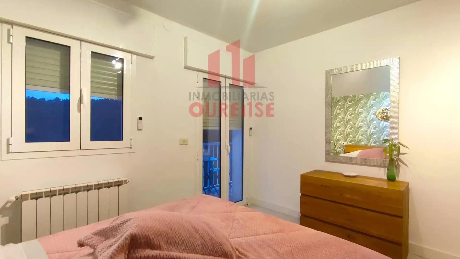 Dormitori de Casa o xalet de lloguer en Toén amb Moblat i Balcó