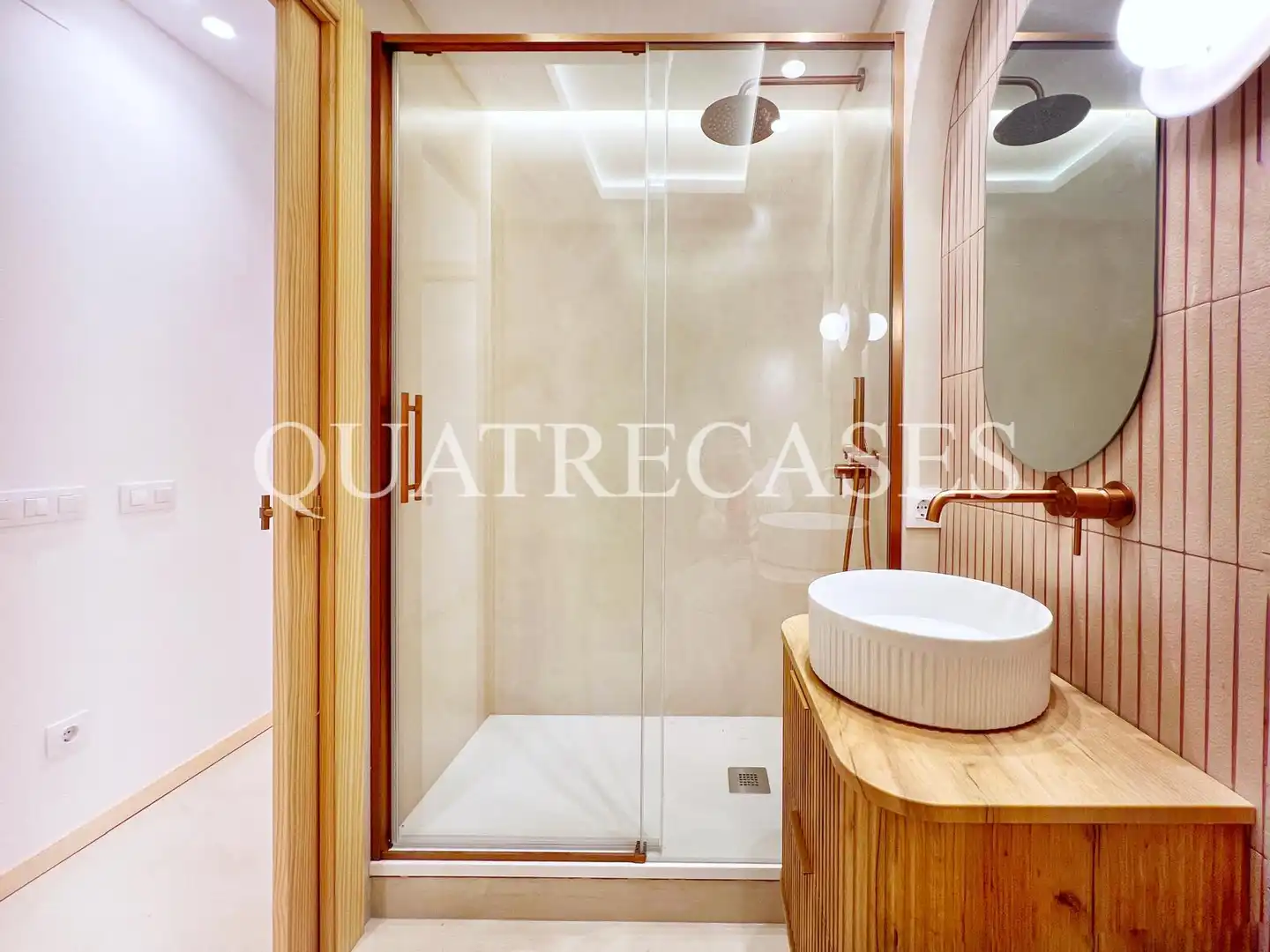 Baño de Piso en venta en Barcelona con Aire acondicionado, Calefacción y Amueblado