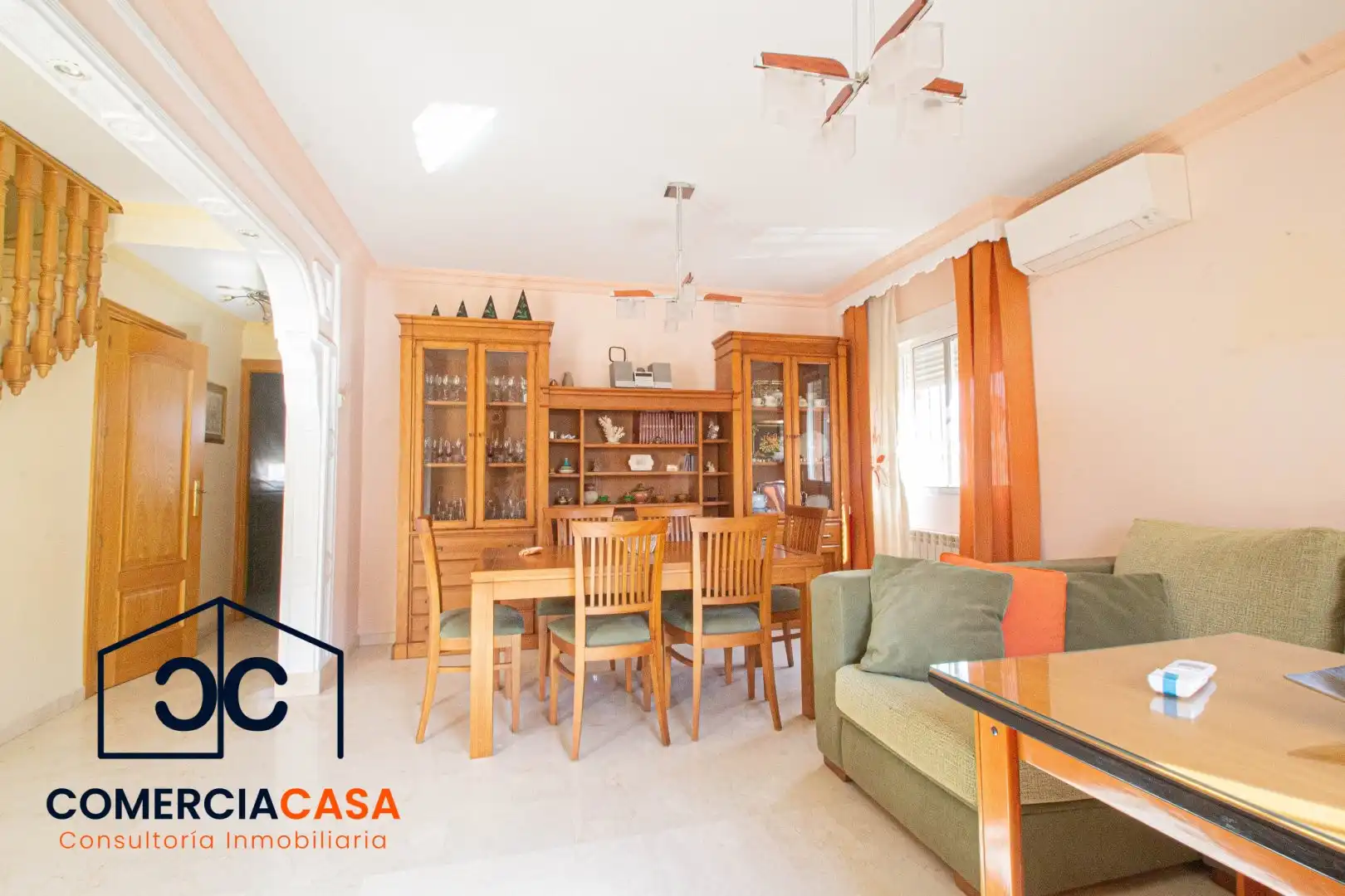 Vista exterior de Casa adosada en venta en Jun con Aire acondicionado, Calefacción y Terraza