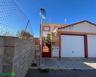 Vista exterior de Casa adosada en venda en Pozuelo de Calatrava