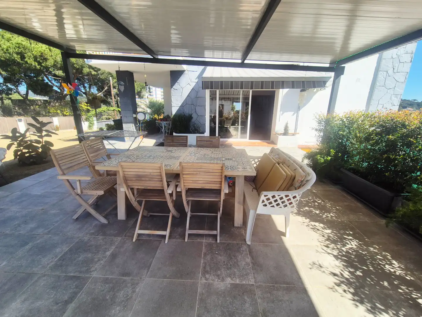 Casa con terraza en venta en Carrer Llorenç Trias 13
