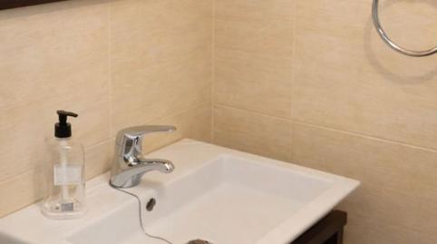 Foto 4 de Piso en venta en Avenida de Pino Montano, Cruz Roja,  Sevilla Capital