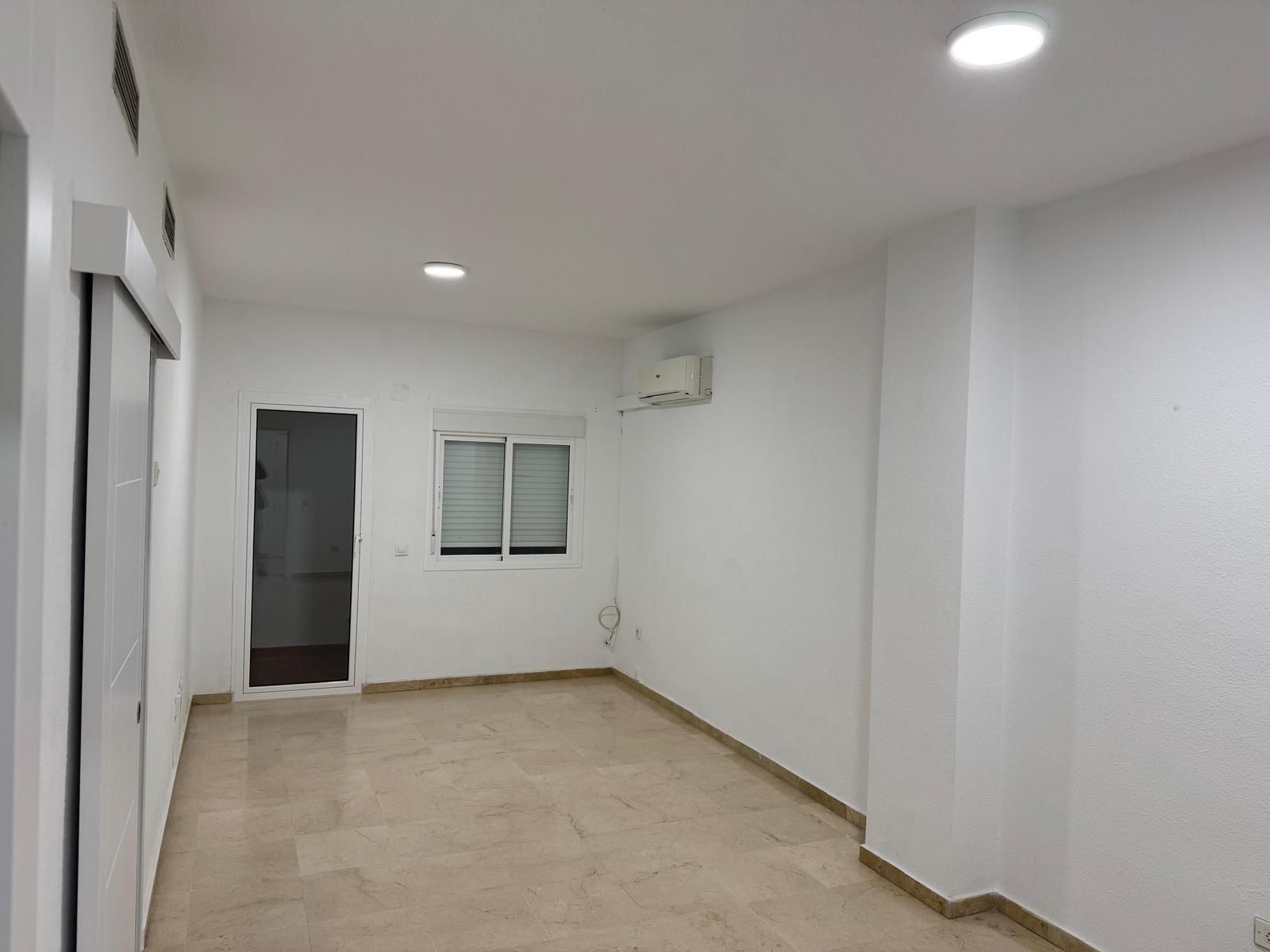 Pis de lloguer en  Sevilla Capital amb Aire condicionat, Terrassa i Piscina comunitària