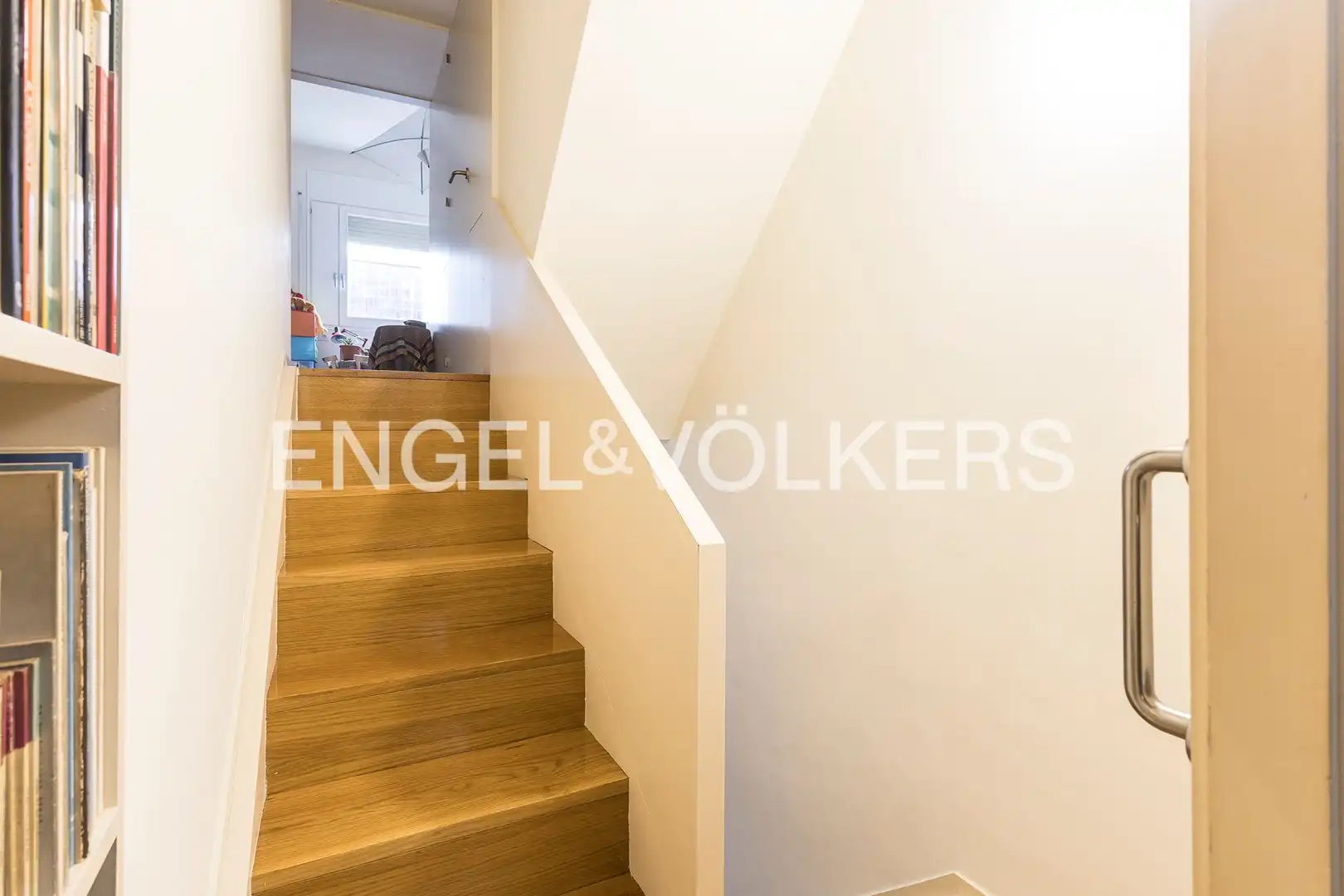 Maisonette zum Verkauf in Barcelona mit Heizung und Parkett