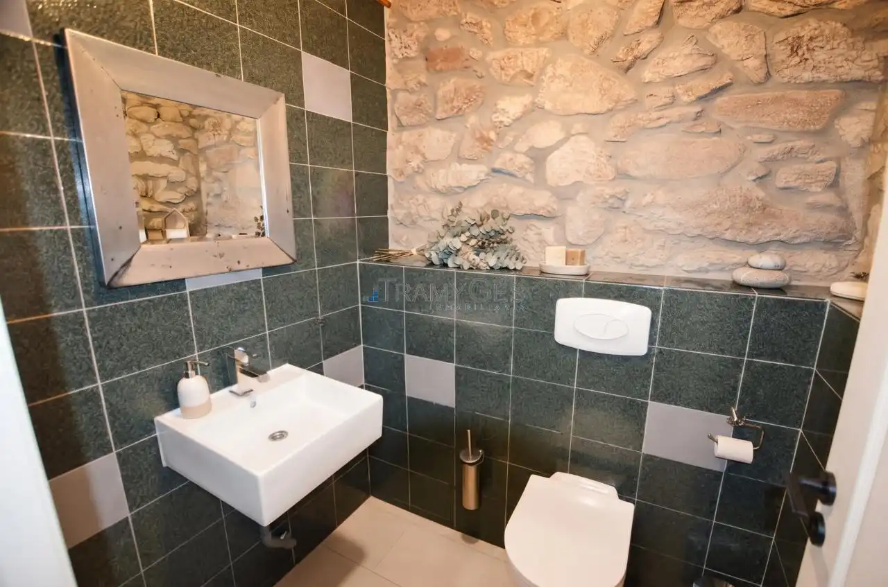 Bathroom of Houses for sale in Oia, Pontevedra