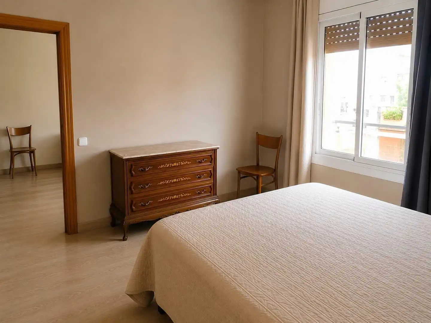 Dormitori de Apartament en venda en Barcelona amb Aire condicionat i Parquet
