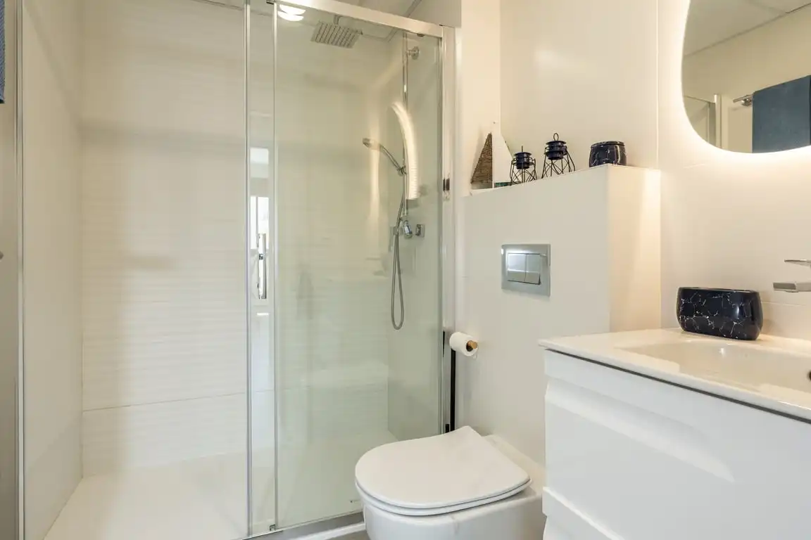 Badezimmer von Wohnungen zur Miete in Jávea / Xàbia mit Klimaanlage, Privatgarten und Gemeinschaftspool