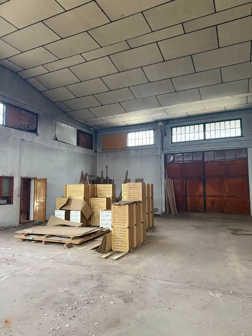 Nave industrial en venta en Casas de Haro con Alarma