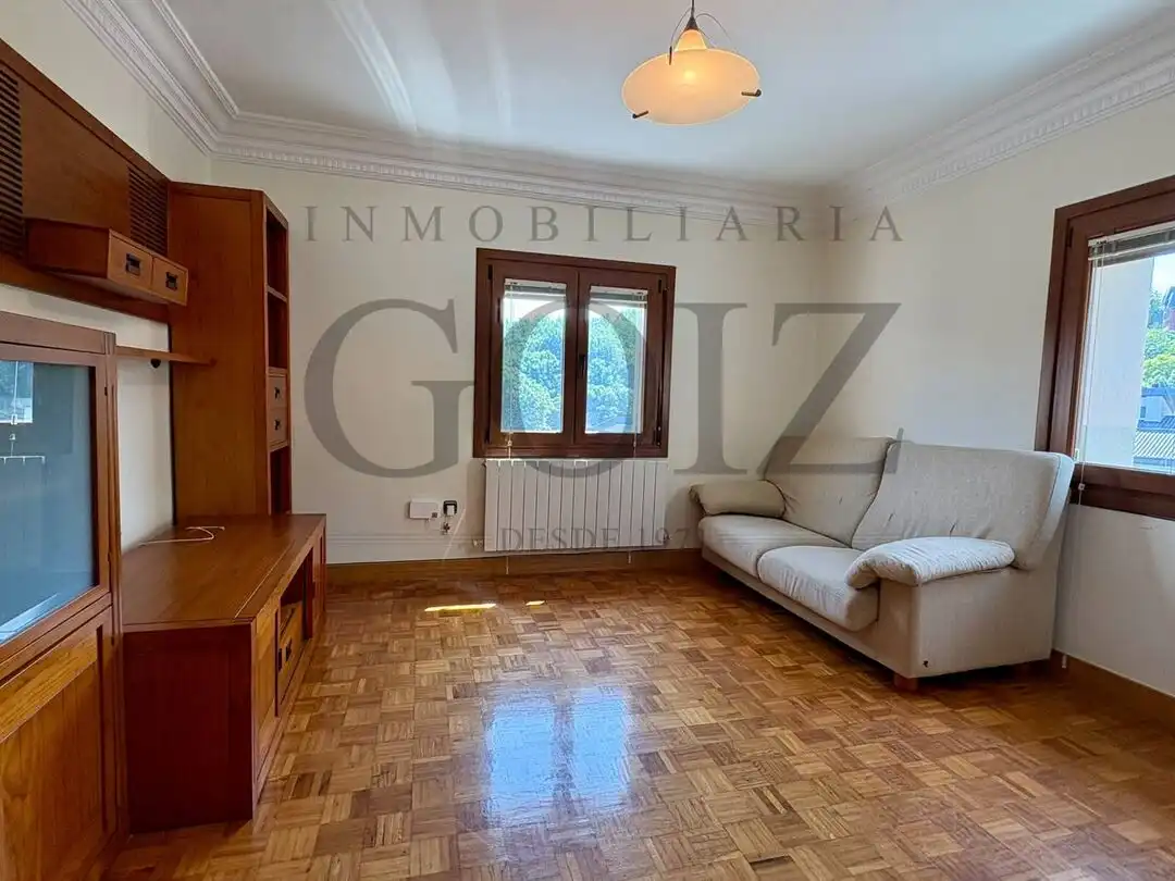 Flat for sale in Antiguo, imagen 2