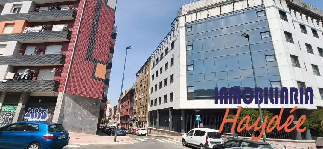 Vista exterior de Local en venta en Bilbao 