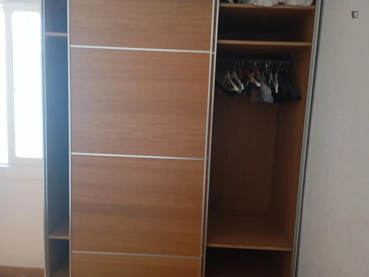 Dormitori de Apartament per a compartir en Castelldefels amb Aire condicionat, Moblat i Forn