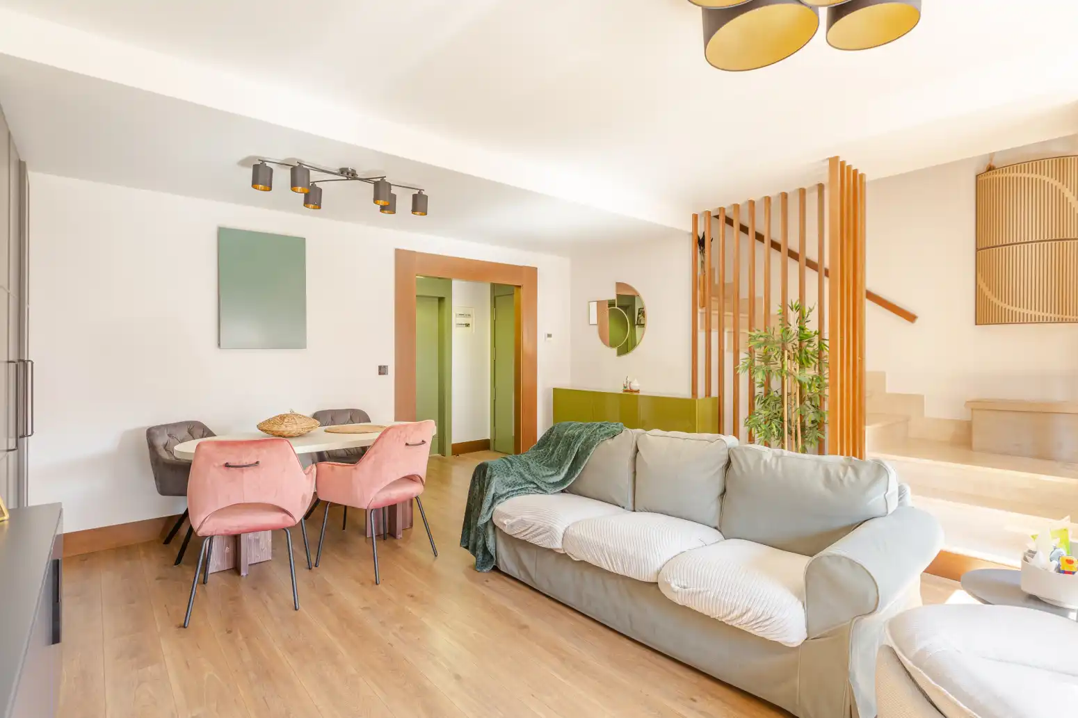 Sala de estar de Casa adosada en venta en Valle de Elorz / Elortzibar con Aire acondicionado, Calefacción y Jardín privado