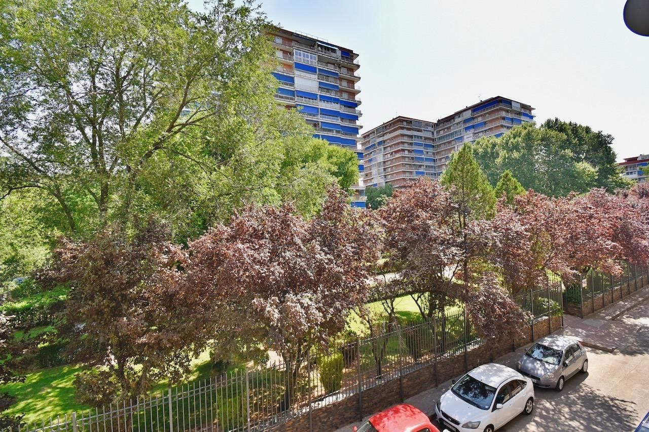 Exterior view of Flat for sale in Torrejón de Ardoz  with Heating and Community pool