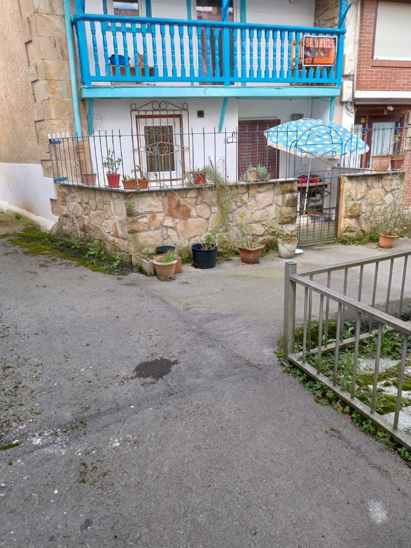 Jardí de Casa adosada en venda en Corvera de Toranzo amb Calefacció, Jardí privat i Traster