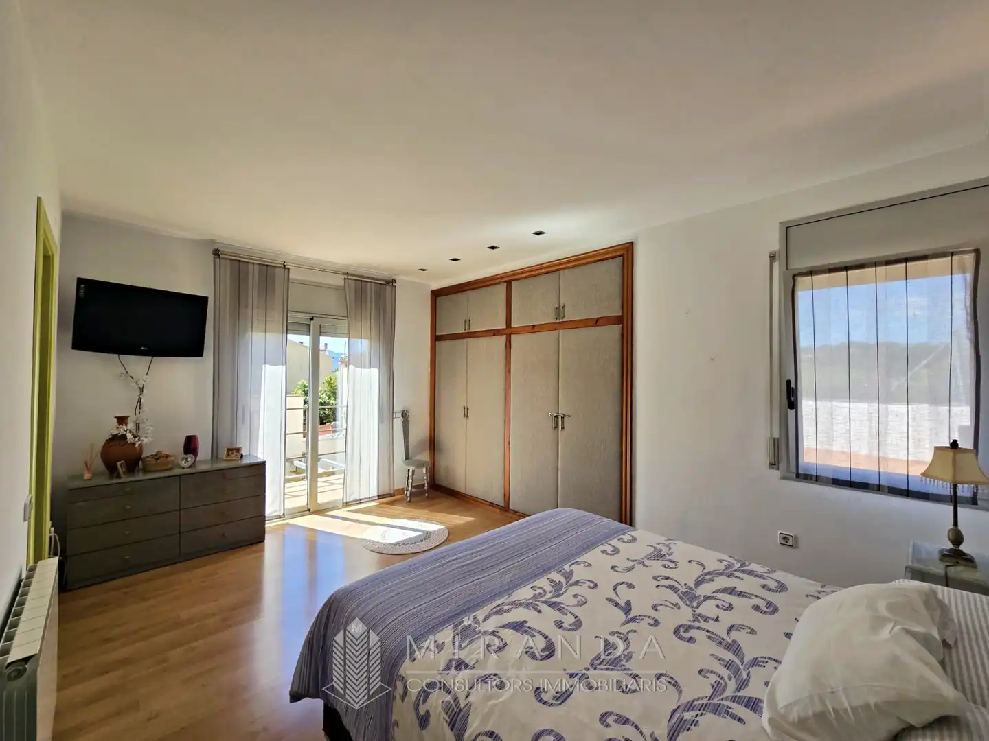 Habitación de Casa adosada de alquiler con opción a compra en Breda con Aire acondicionado, Calefacción y Parquet