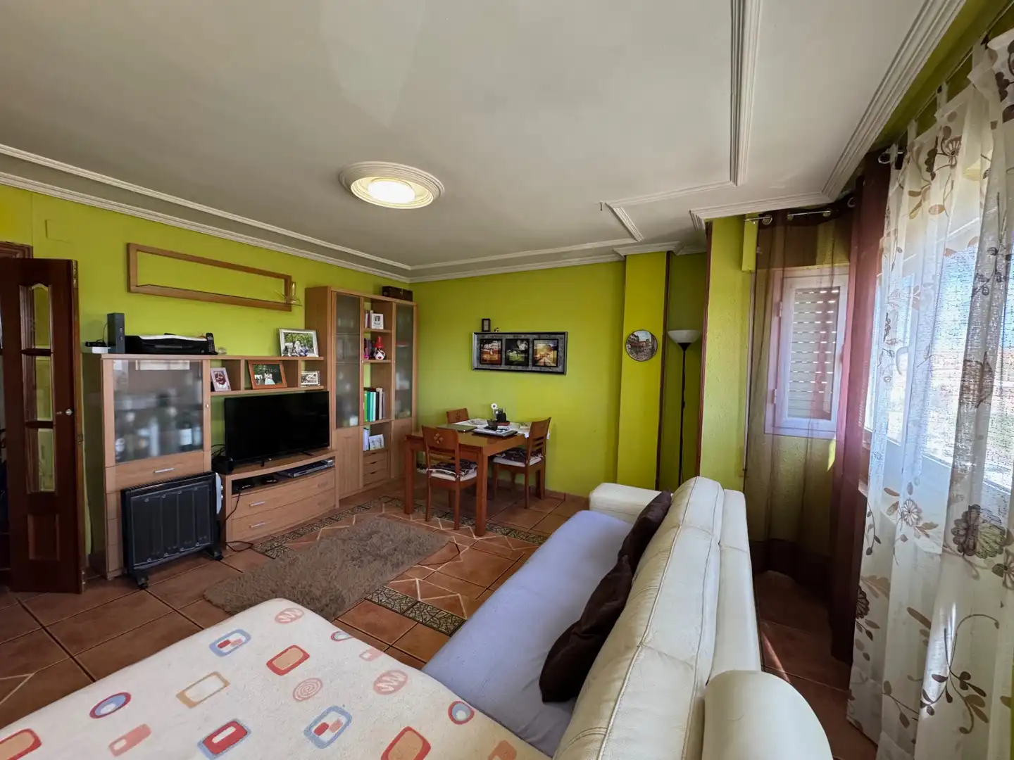 Living room of Flat for sale in Tordesillas  with Heating, Private garden and Furnished