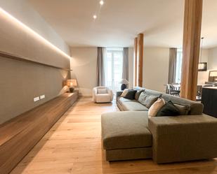 Living room of Apartment to rent in Girona Capital  with Air Conditioner, Heating and Parquet flooring