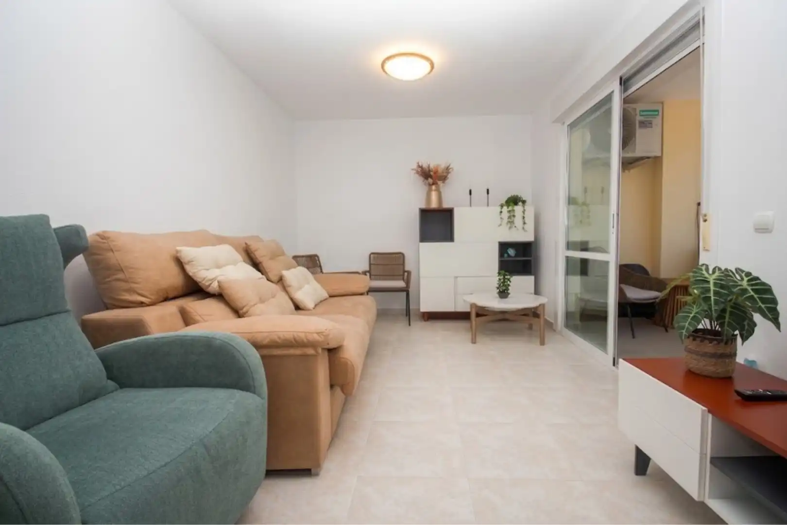 Living room of Apartments for sale in Calpe / Calp  with Air Conditioner, Terrace and Swimming Pool