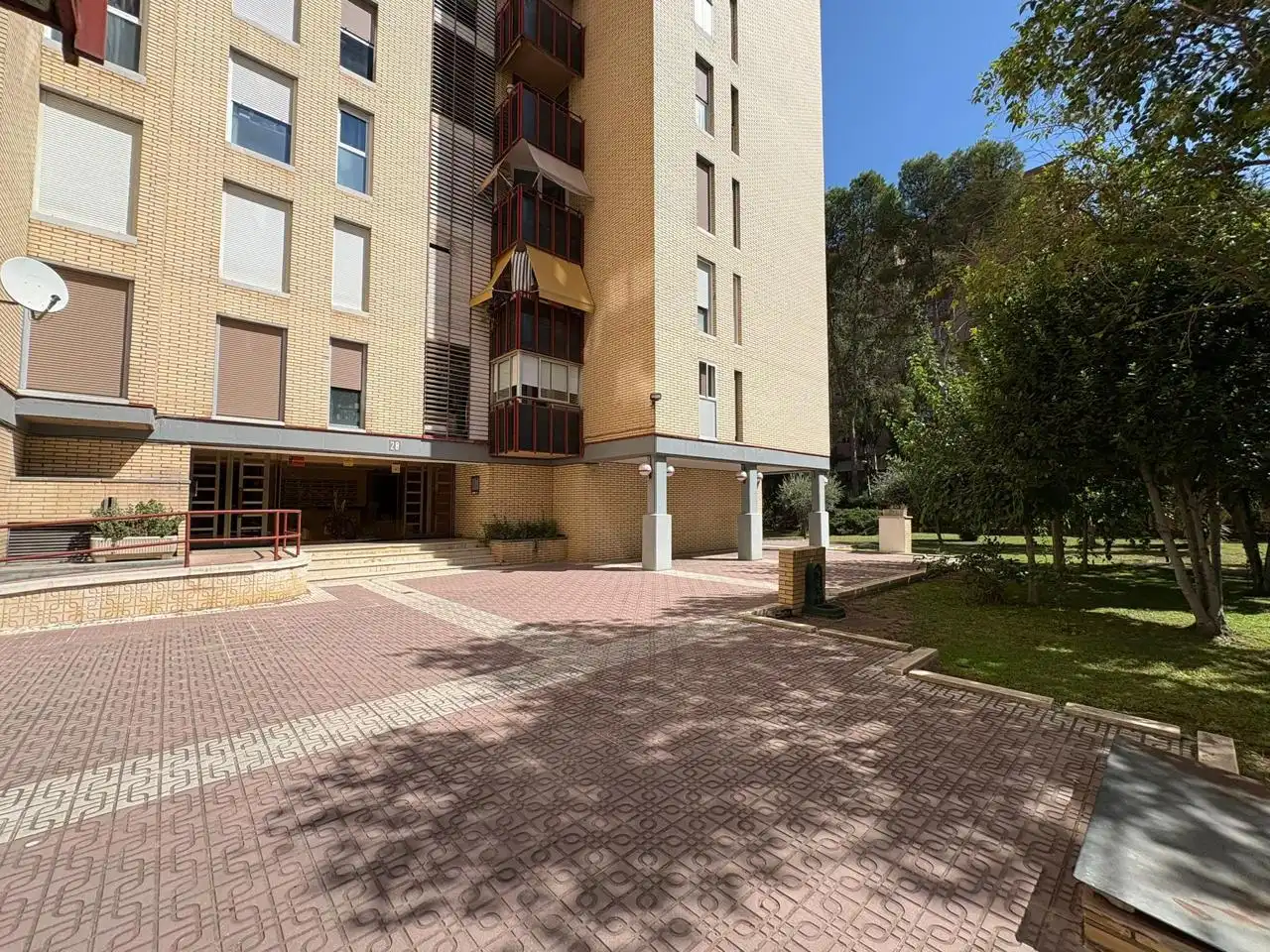 Vista exterior de Piso en venta en Zaragoza con Aire acondicionado, Calefacción y Parquet