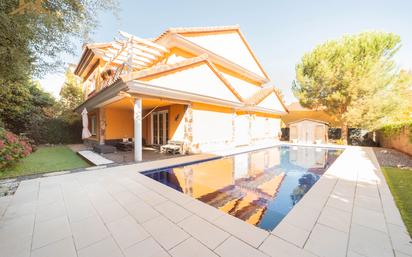 Piscina de Casa o xalet en venda en Galapagar amb Calefacció, Jardí privat i Terrassa