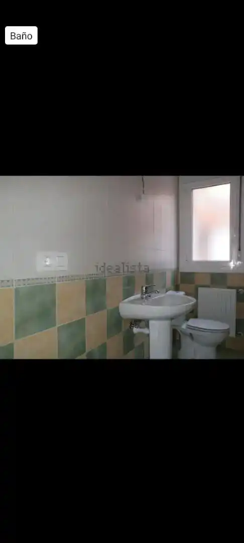 Badezimmer von Maisonette zum Verkauf in Gijón  mit Parkett, Abstellraum und Ofen