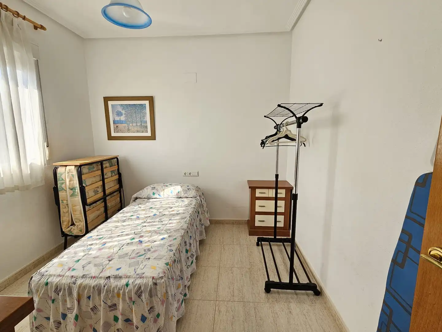 Habitación de Piso de alquiler en Santa Pola con Terraza y TV