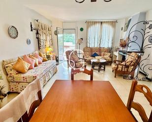 Living room of Flat for sale in Roda de Berà  with Air Conditioner, Private garden and Terrace