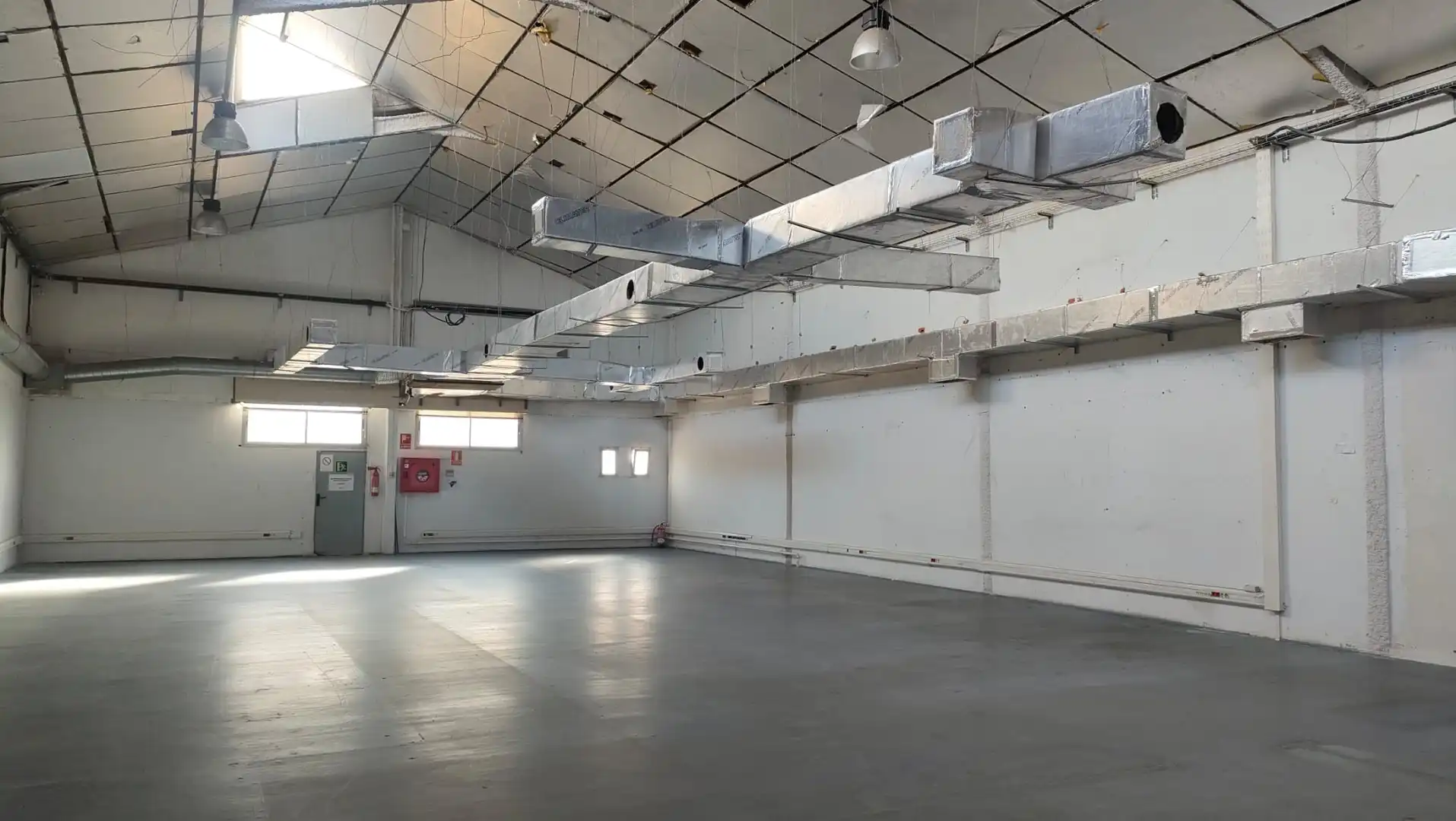 Office for rent in Barcelona  with Air Conditioner and Internet