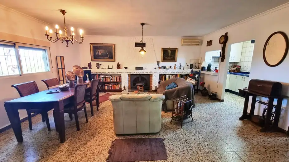 Comedor de Finca rústica en venta en El Campillo (Huelva) con Aire acondicionado, Jardín privado y Terraza