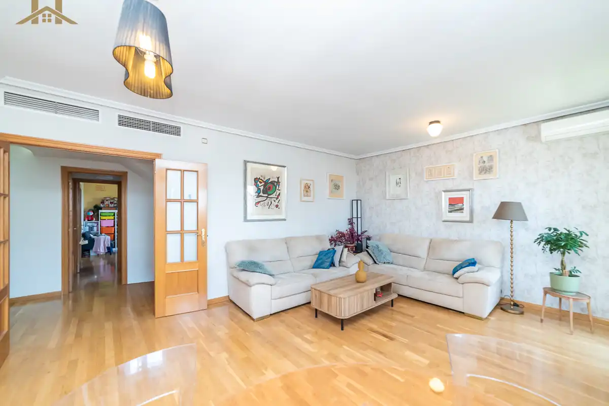 Sala d'estar de Pis en venda en Pozuelo de Alarcón amb Aire condicionat, Calefacció i Terrassa