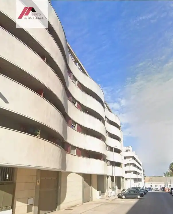 Vista exterior de Àtic en venda en El Puerto de Santa María amb Terrassa, Traster i Piscina comunitària