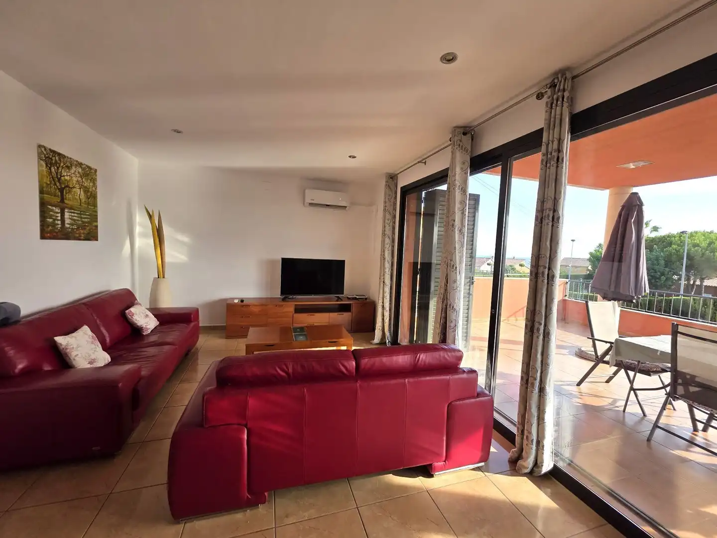 Living room of Houses for sale in El Vendrell  with Air Conditioner, Heating and Private garden