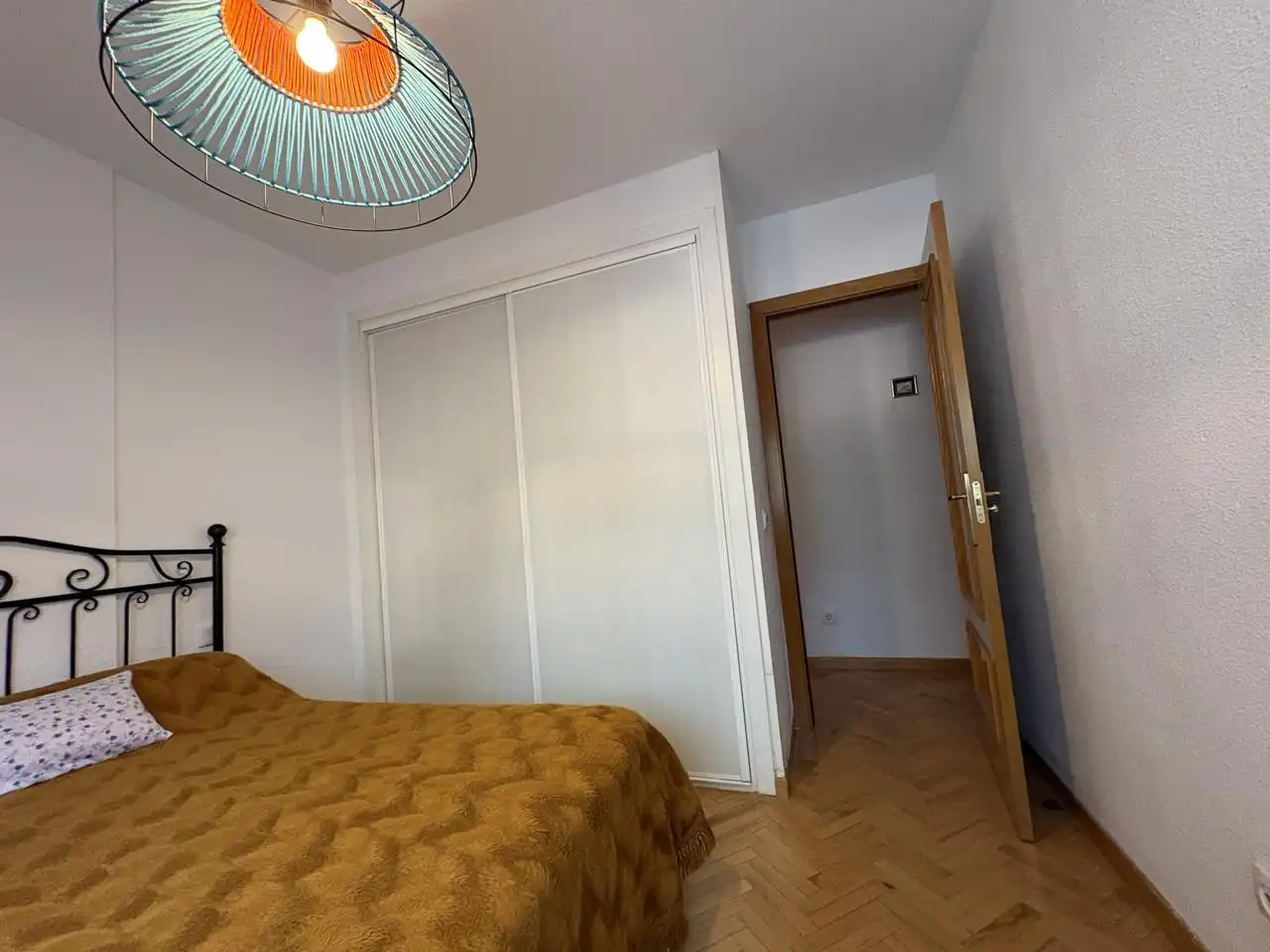 Wohnung zur Miete in Calle Ramón María del Valle Inclán, Espartales