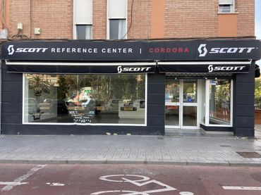 Local comercial en venda a Avenida de Carlos III 8