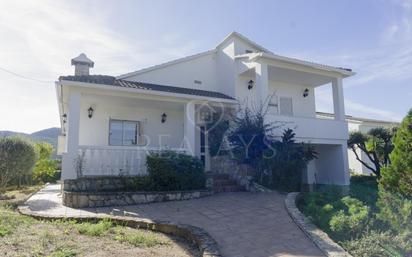 Vista exterior de Casa o xalet en venda en Vallirana amb Aire condicionat, Calefacció i Jardí privat