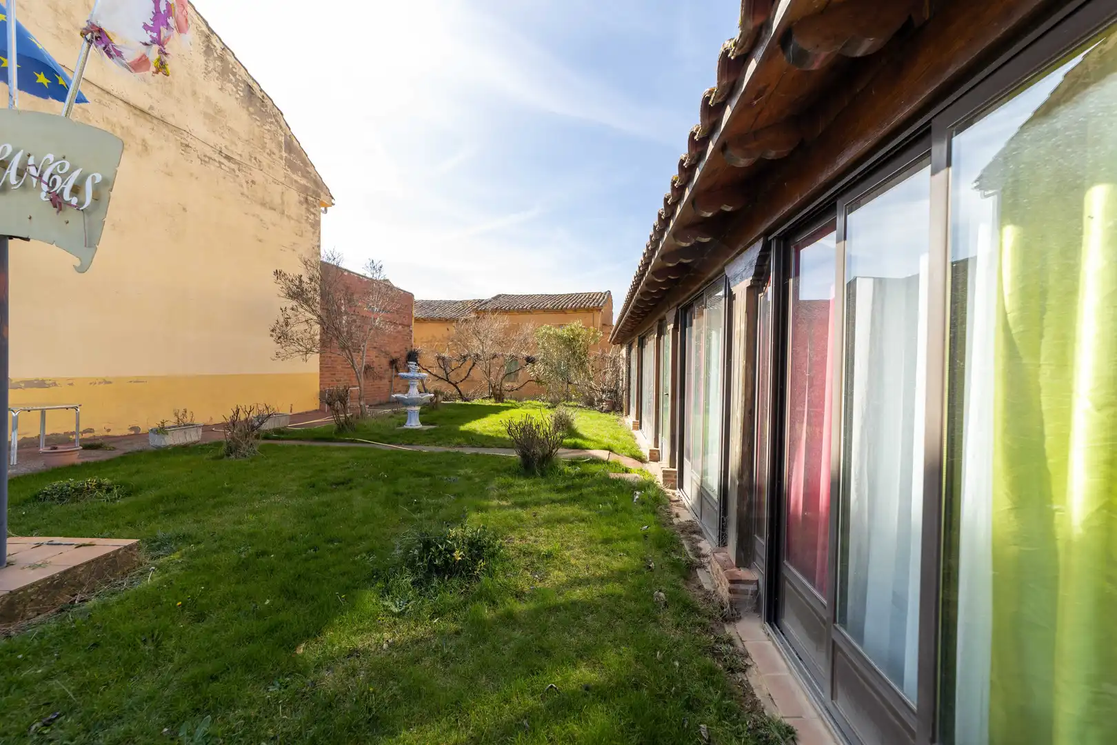 Vista exterior de Local en venda en El Burgo Ranero 