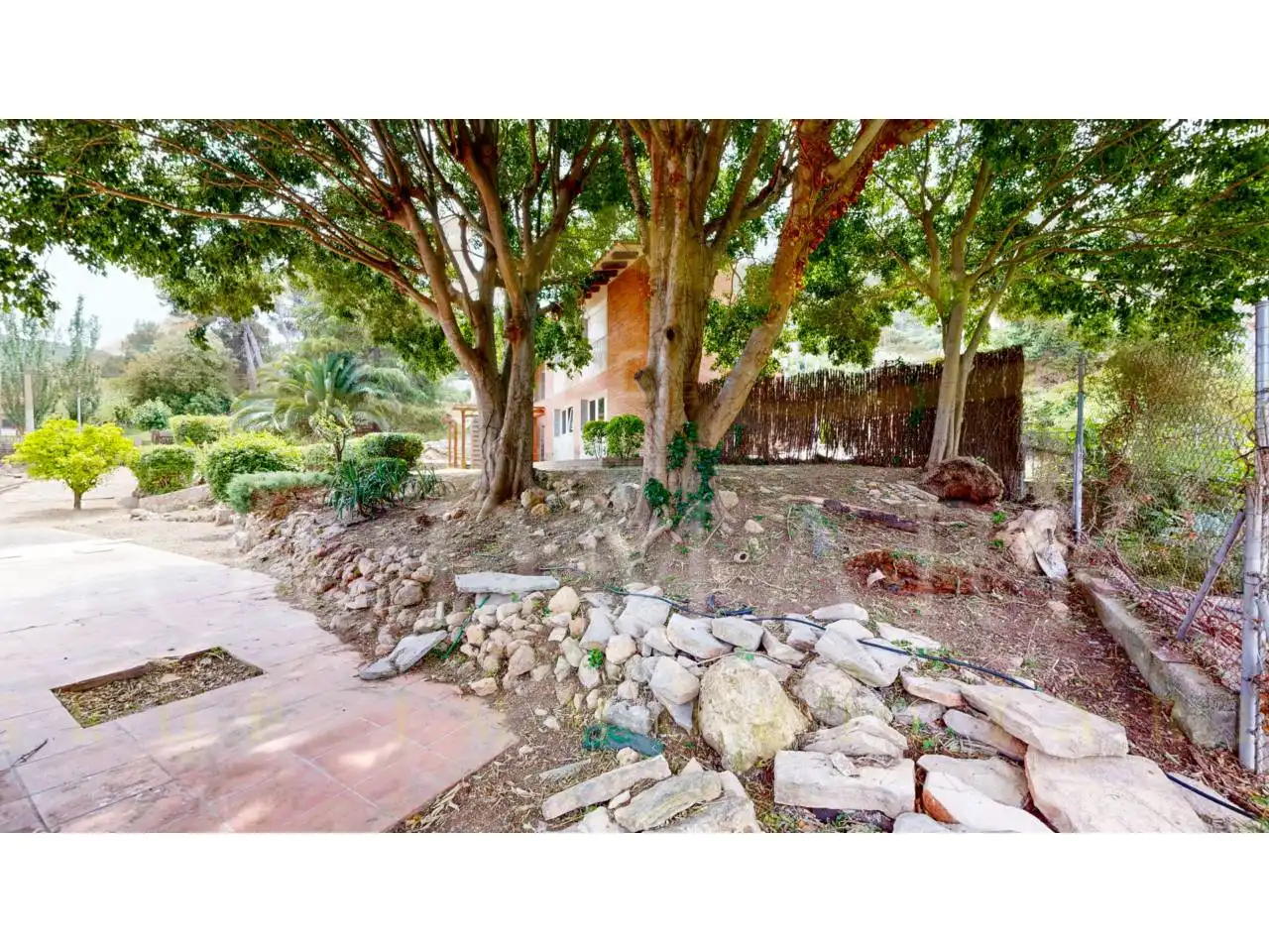 Vista exterior de Casa o xalet en venda en Corbera de Llobregat amb Aire condicionat, Calefacció i Jardí privat