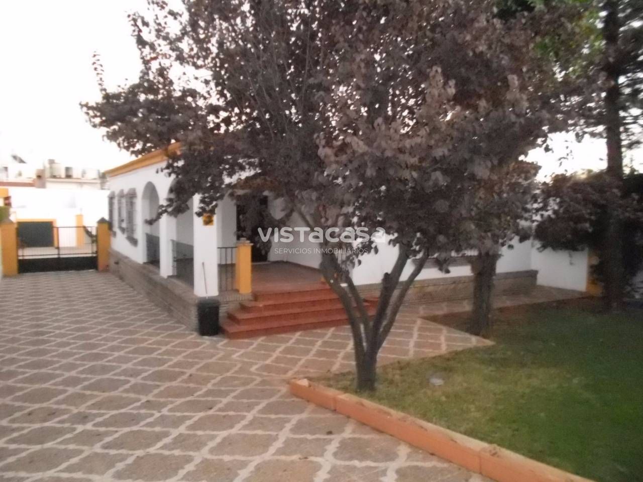 Exterior view of House or chalet to rent in Dos Hermanas  with Air Conditioner, Heating and Terrace