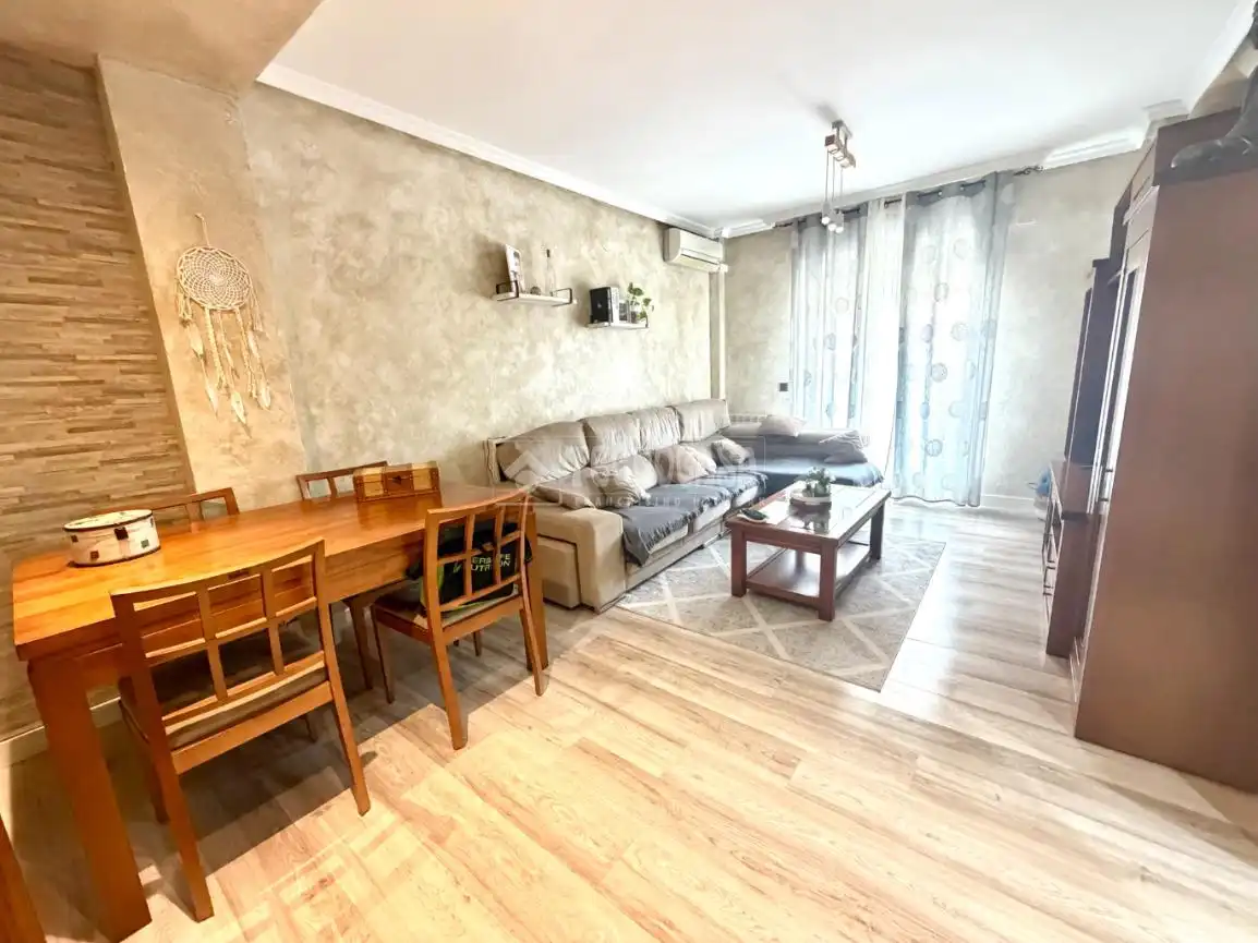 Living room of Flat for sale in Arganda del Rey  with Air Conditioner, Heating and Parquet flooring